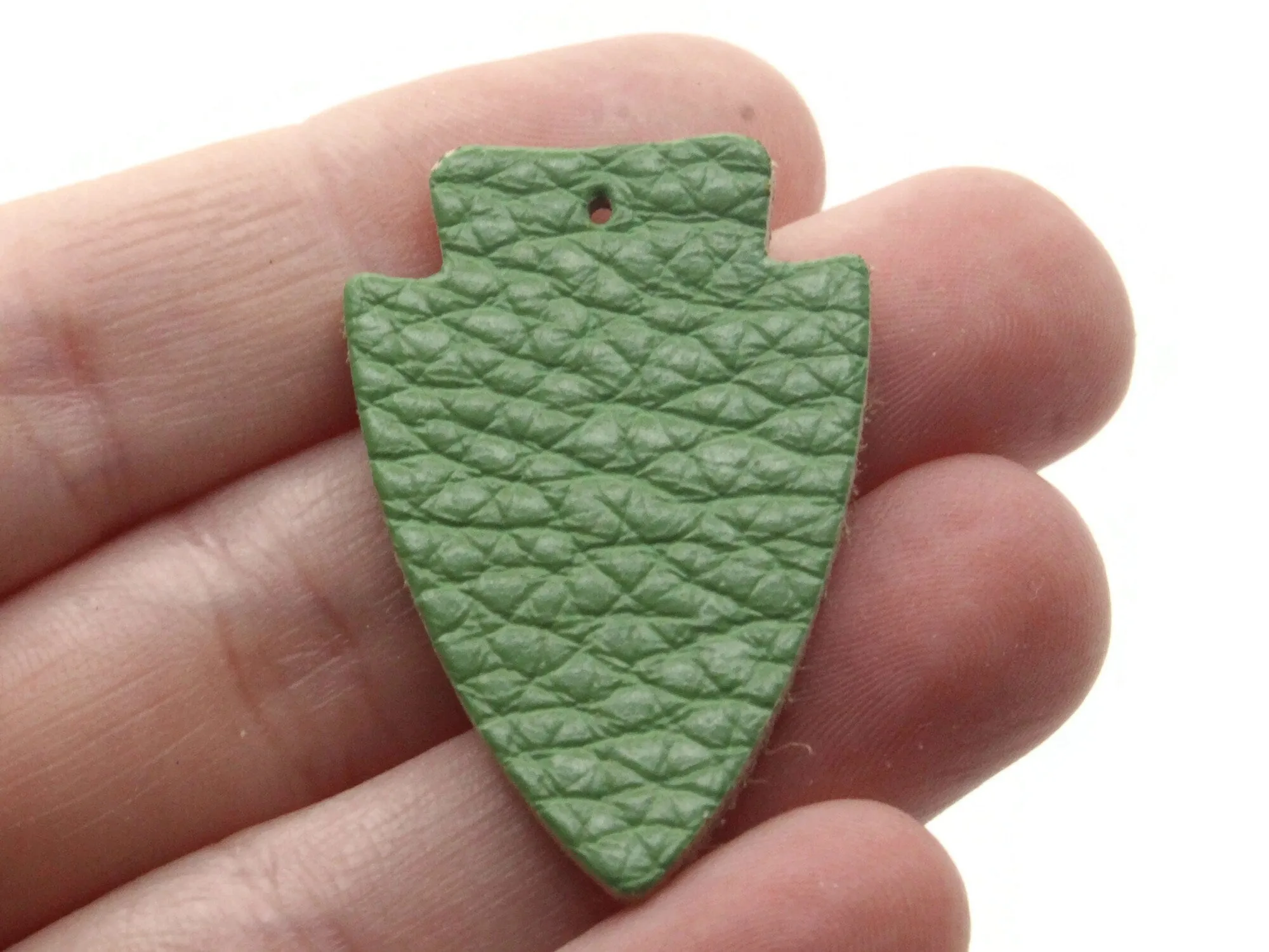 4 37mm Green Leather Arrowhead Pendants