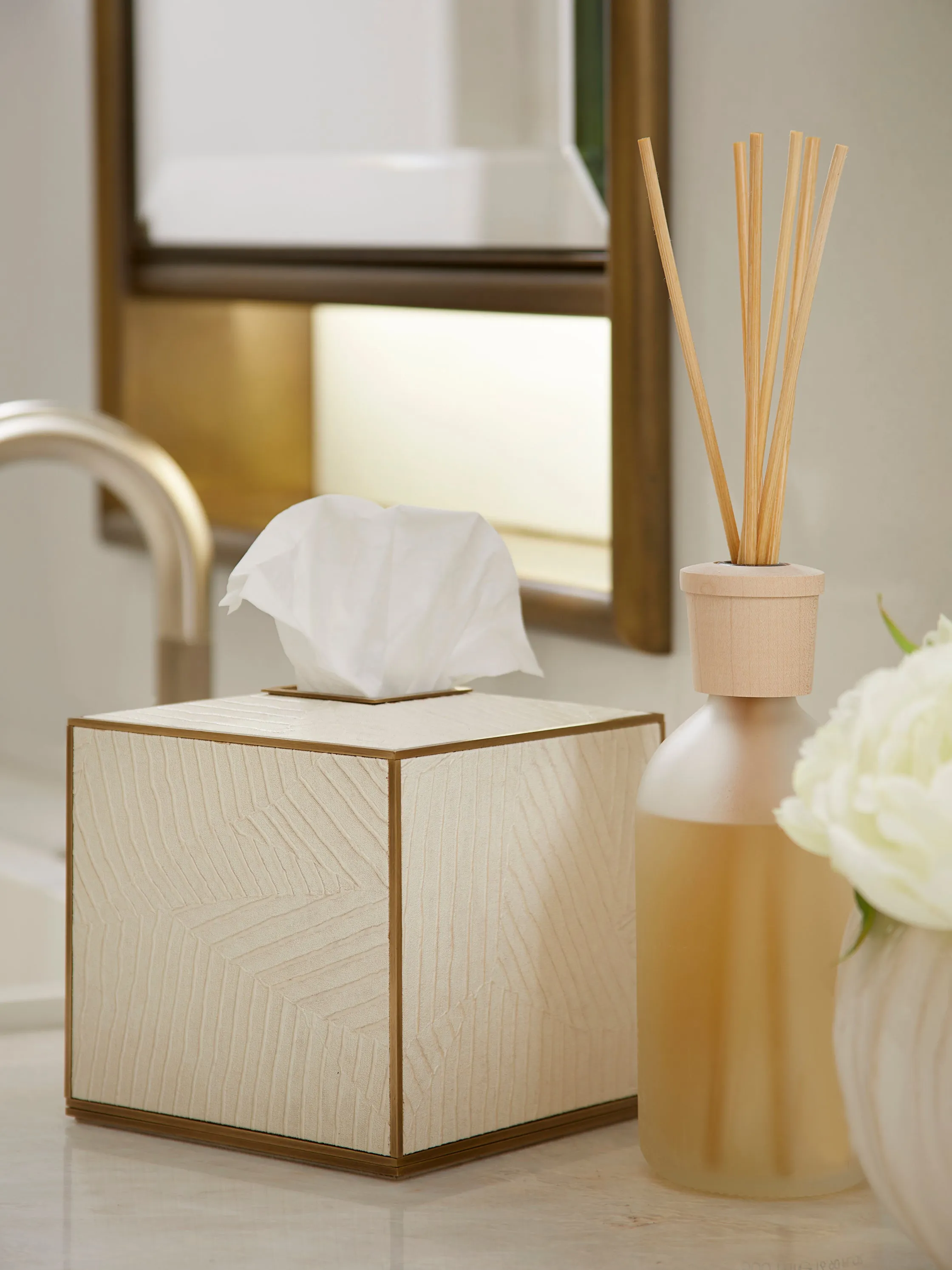 Elemental Tissue Box Square - Ivory