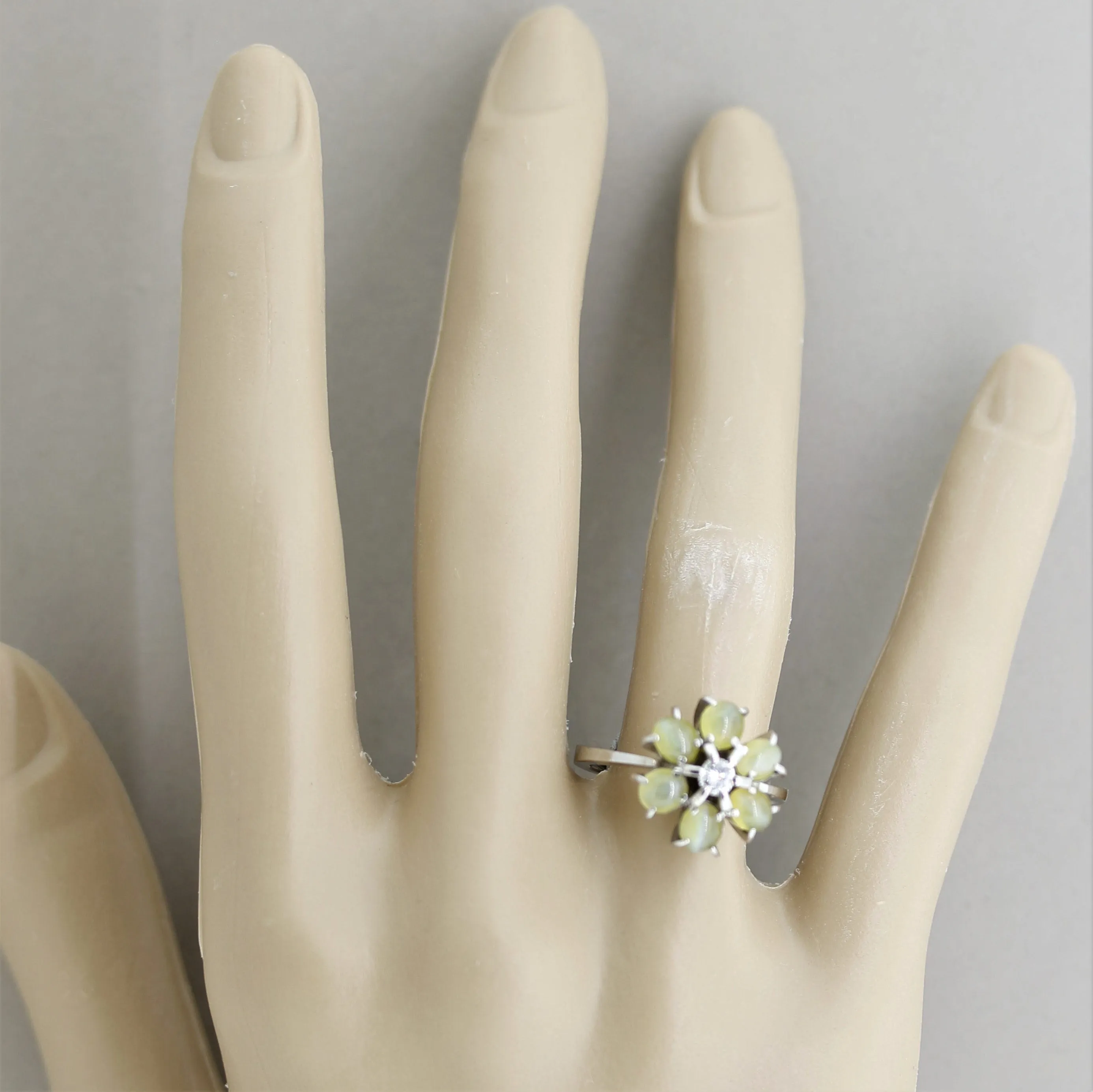 Estate Cat’s Eye Chrysoberyl Diamond Platinum Flower Ring 3.08CTW