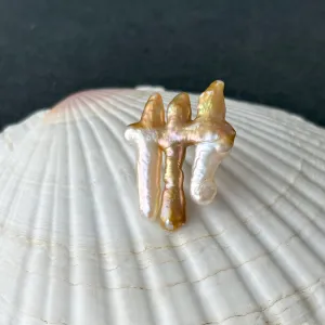 fresh water golden/cream character pearl brooch