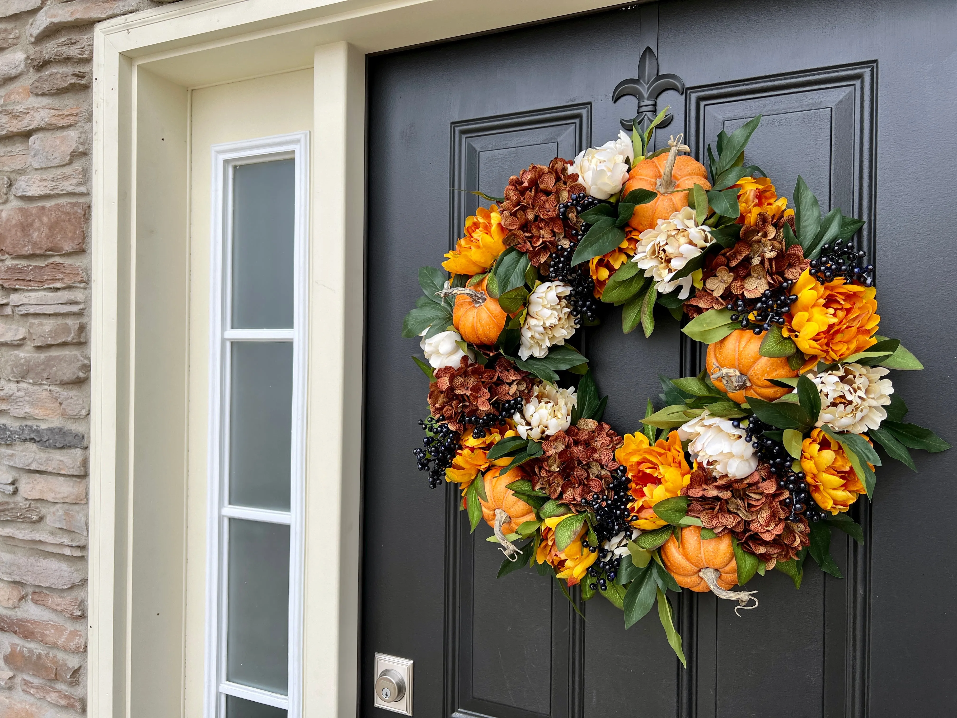 Nostalgic Autumn Pumpkins Wreath for Front Door