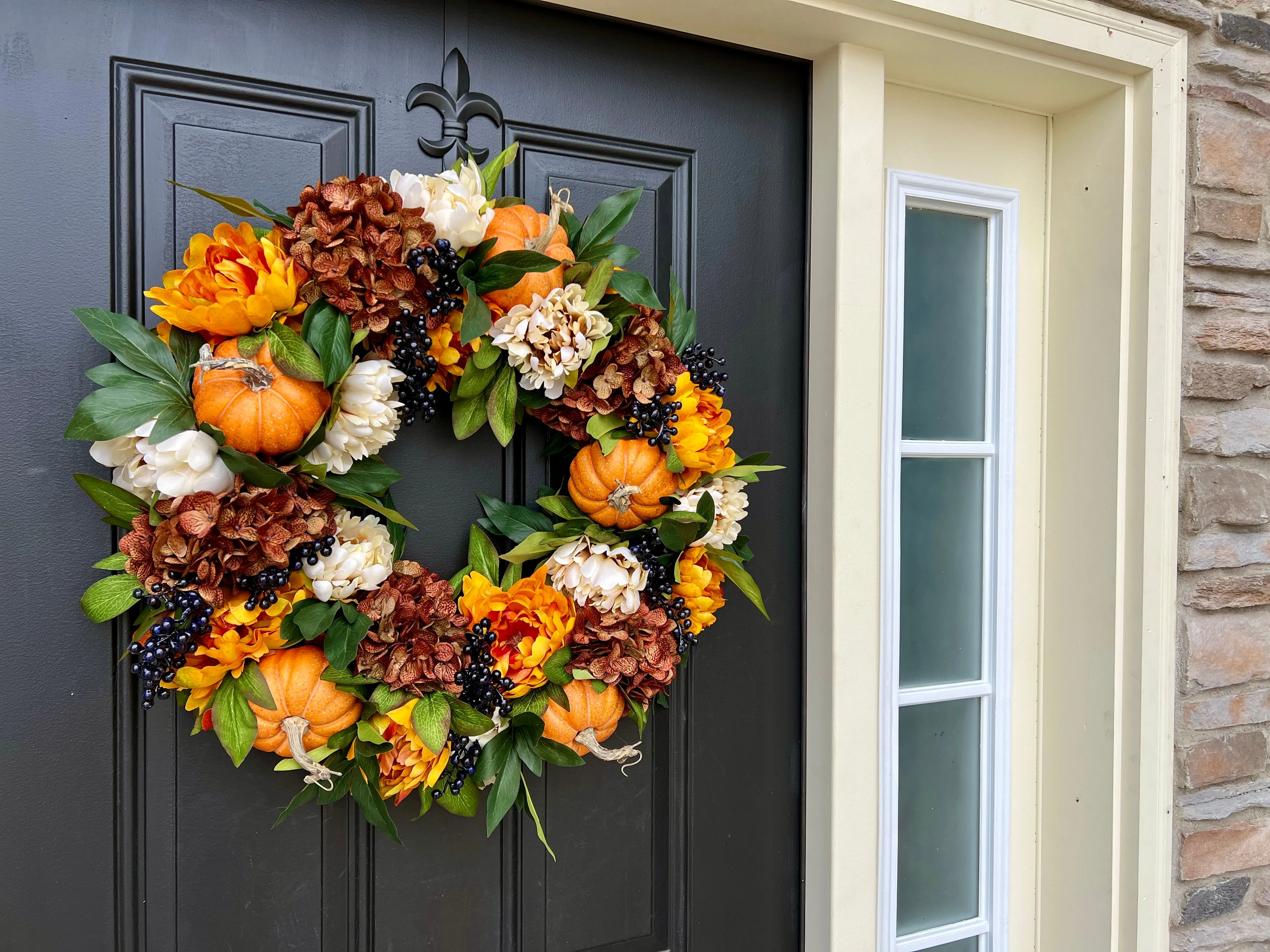 Nostalgic Autumn Pumpkins Wreath for Front Door