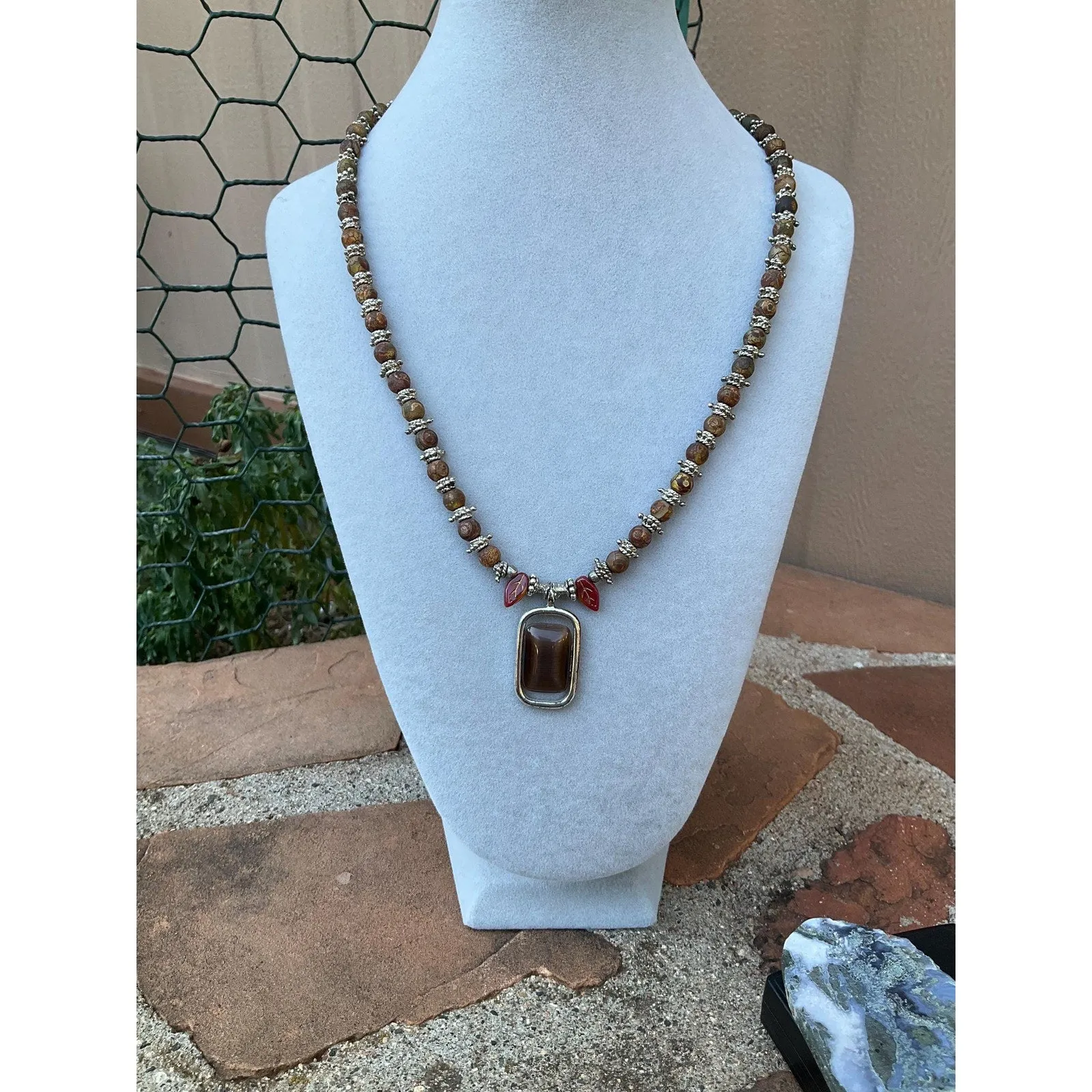 Tibetan Agate Elegant Beaded Necklace